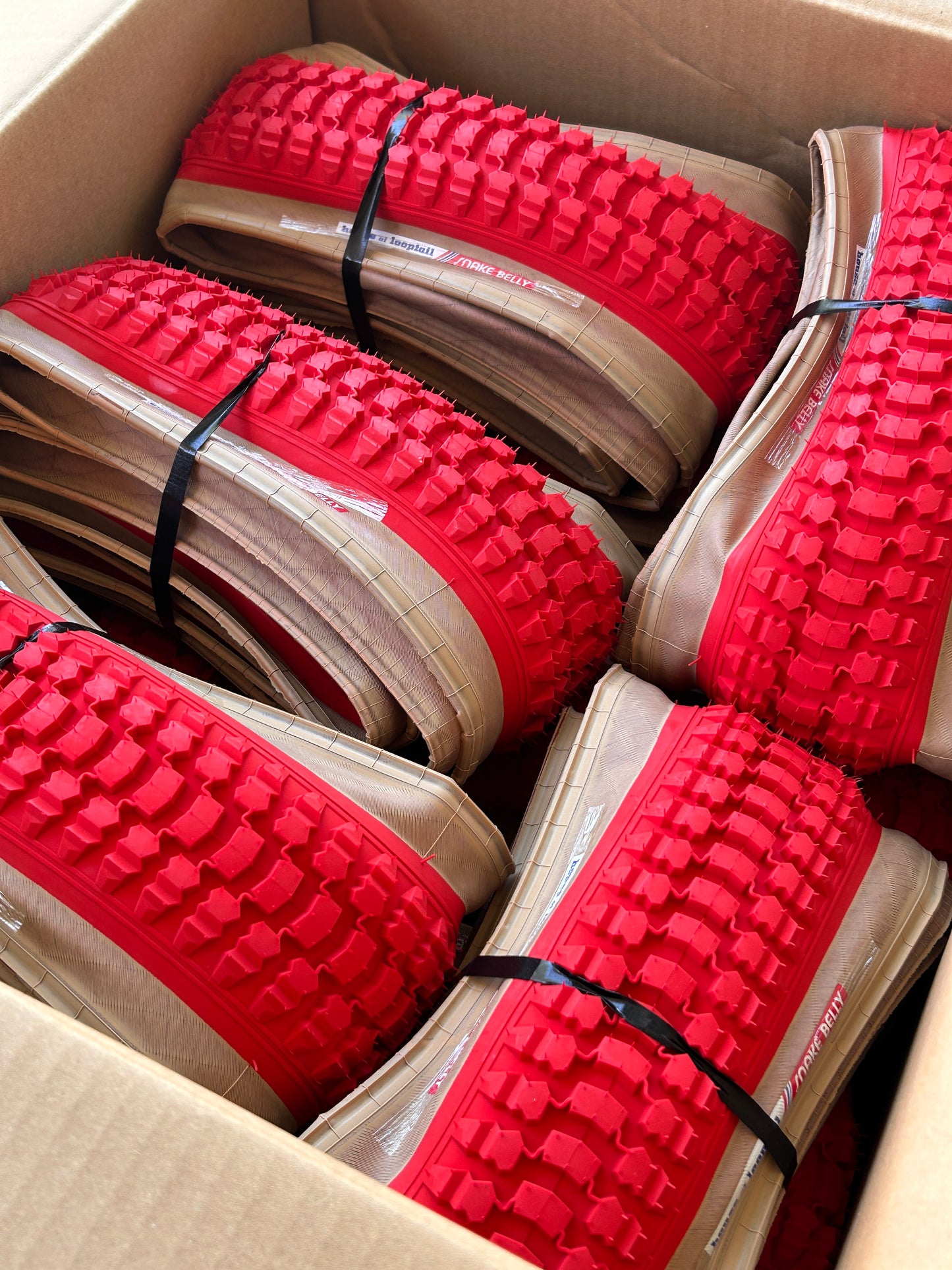 Snakebelly BMX tire — color option